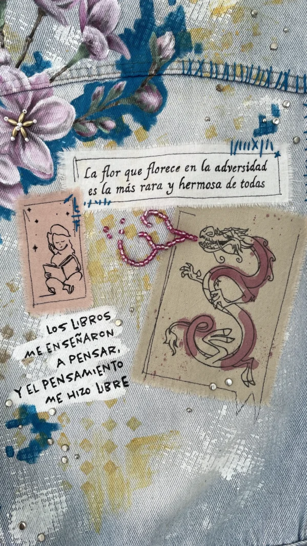 Campera "LIBROS Y LIBERTAD" - Image 4