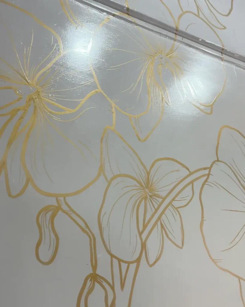 Murales para locales comerciales line art oro Joyeria Ricciardi