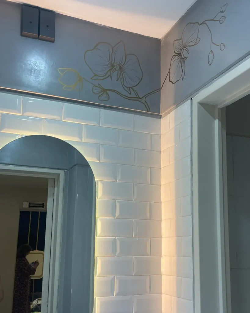 Murales para locales comerciales line art oro Joyeria Ricciardi