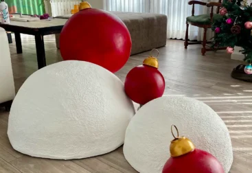 Escenografías para eventos comerciales esferas gigantes La Parfumerie