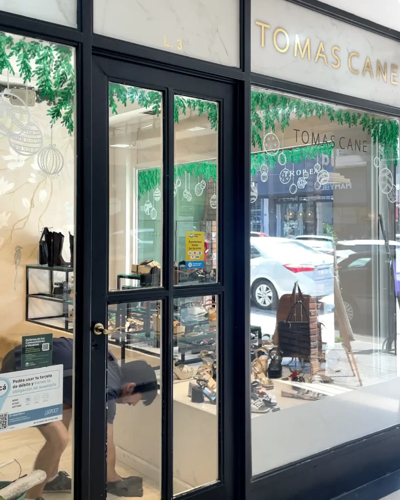 Pintura sobre vidrieras comerciales Navidad 2025 Nordelta y Martinez