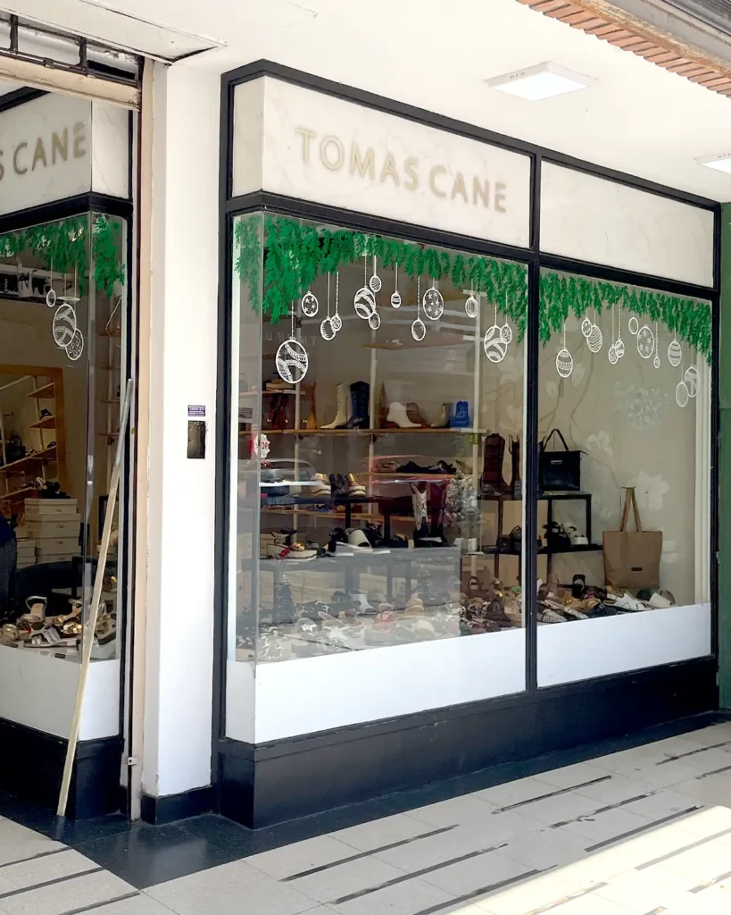 Pintura sobre vidrieras comerciales Navidad 2025 Nordelta y Martinez