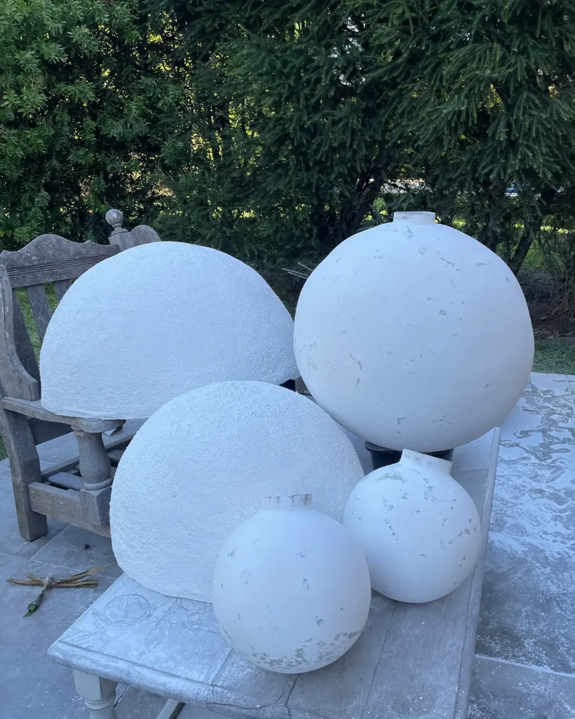 Escenografías para eventos comerciales esferas gigantes La Parfumerie