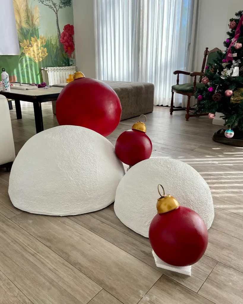 Escenografías para eventos comerciales esferas gigantes La Parfumerie