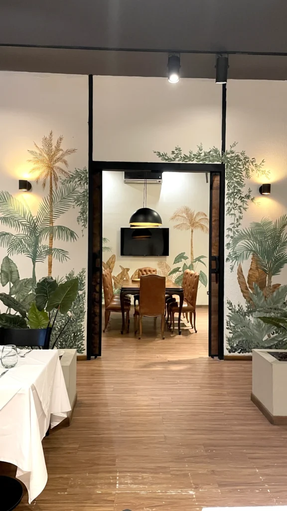 Mural integrado al interior de Maridaje Pizza y Parrilla