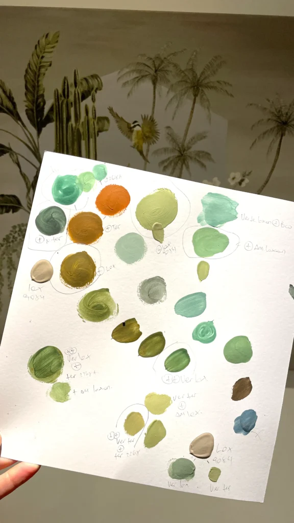 Preparación de colores para el mural de Maridaje